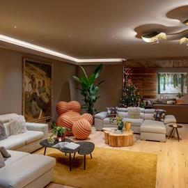 particolari interni design con luci e pezzi design up di pesce