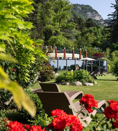 -giardino con vista su serra relax