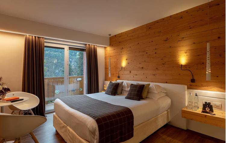 camera-matrimoniale comfort-balcone-sport-hotel-panorama-fai-paganella.jpg