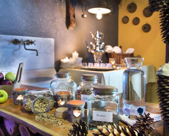 particolare SPA tisaneria alpina con design di montagna