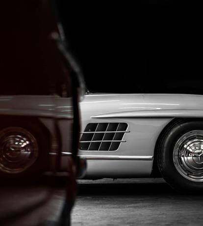 auto di lusso in garage