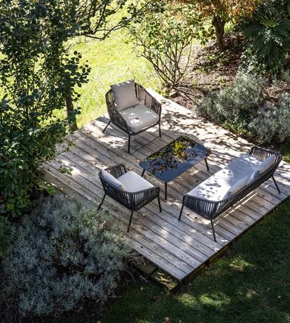 Giardini Panorama Resort in Paganella, tra natura, silenzio e momenti di relax all’aria aperta.